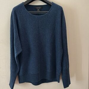 TAHARI CASHMERE SWEATER M